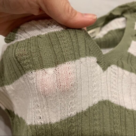 4 Old Navy women’s long sleeve see through shirts. - Picture 6 of 12